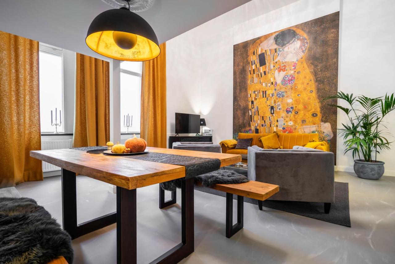 The Kiss - Luxurioeses City Loft Am Naschmarkt Vienna Luaran gambar