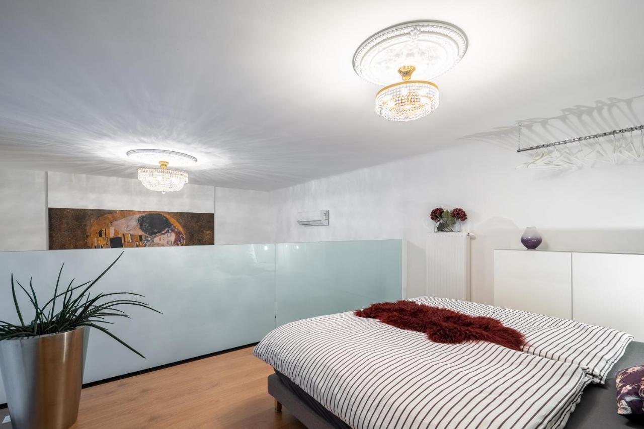 The Kiss - Luxurioeses City Loft Am Naschmarkt Vienna Luaran gambar